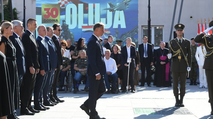 PRATIMO UŽIVO