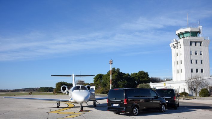 PRIVATNI JET
