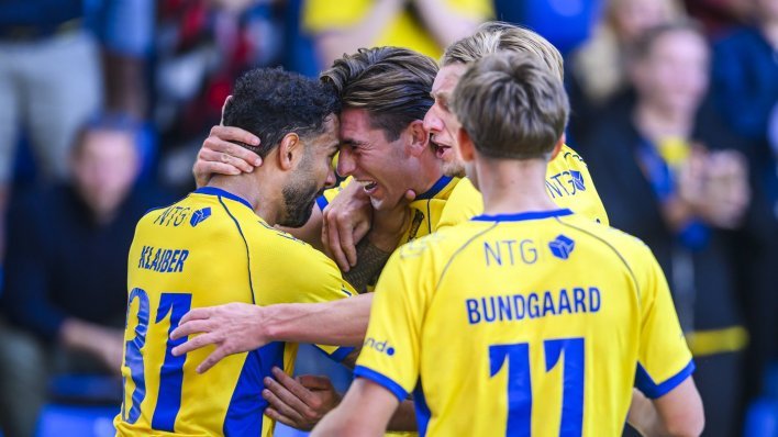Prvu utakmicu su izgubili 3:0, u drugoj dobili crveni u 18. minuti i onda čudesno prošli dalje u Europi