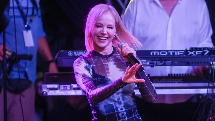 Jelena Rozga iznenadila haljinom: Ovaj kroj je za najhrabrije