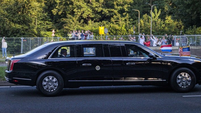 Trump je Putina provozao u predsjedničkoj limuzini: Evo što znamo o blindiranoj 'Zvijeri'