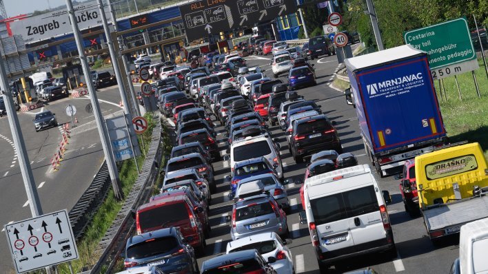 HAK upozorio na kolone i zastoje: Evo gdje je najveća gužva