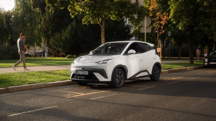 Isprobali smo BYD Dolphin Surf: Tih i okretan električni auto stvoren za gradske ulice