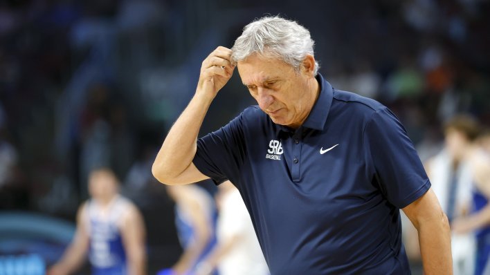 Srbija ostala bez izbornika, legendarni Pešić poručio kritičarima...