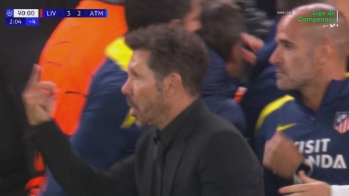 Pogledajte kaos i skandal na kraju spektakla! Podivljali Simeone krenuo sam na navijače Liverpoola