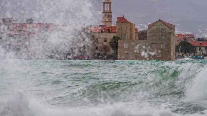 Izdan crveni meteoalarm za jednu regiju: Vrijeme će biti izuzetno opasno