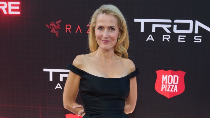GILLIAN ANDERSON