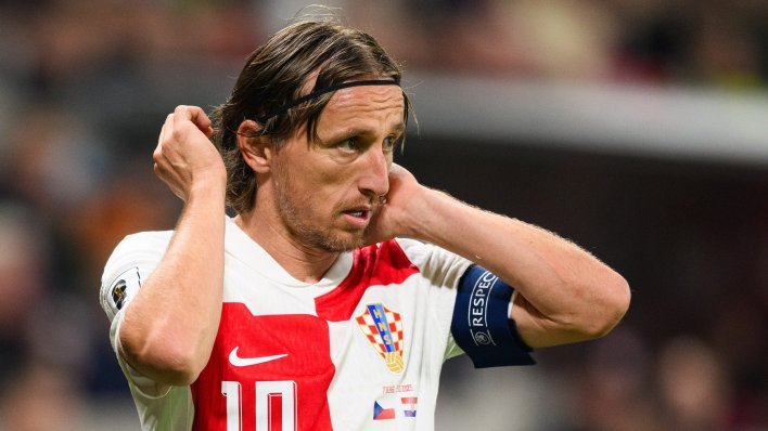 Granit Xhaka morao izabrati tri najbolja veznjaka ikad; evo gdje je stavio Modrića