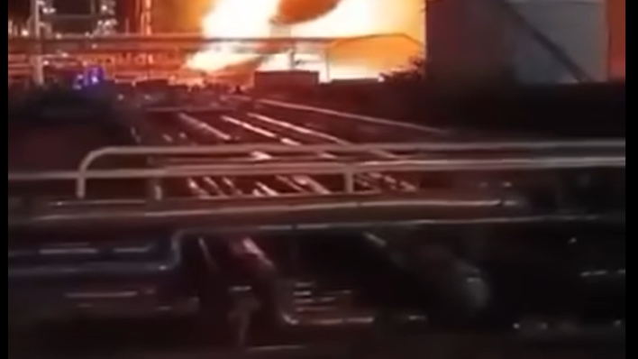 VIDEO Buknuo požar u MOL-ovoj i Lukoilovoj rafineriji nafte
