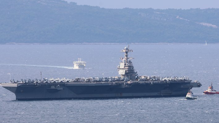 [FOTO] Najveći nosač aviona na svijetu doplovio do Splita: USS Gerald R. Ford opet u Hrvatskoj