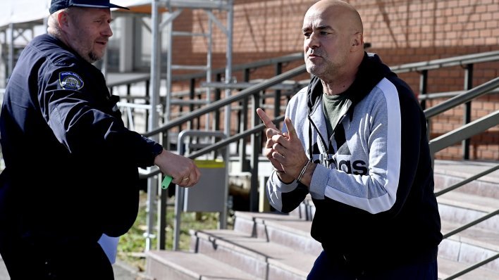 Leon Lučić doveden na sud u Velikoj Gorici pa zapjevao novinarima