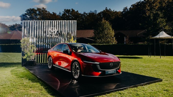 Nova Mazda6e je stigla: Moderan električni hatchback elegantne kabine i sjajnog osjećaja za volanom