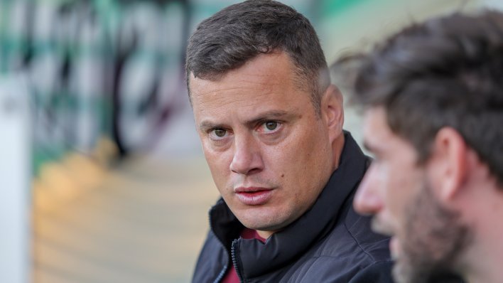 Poslušajte kako trener Istre komično traži crveni karton. 'Dragi...'