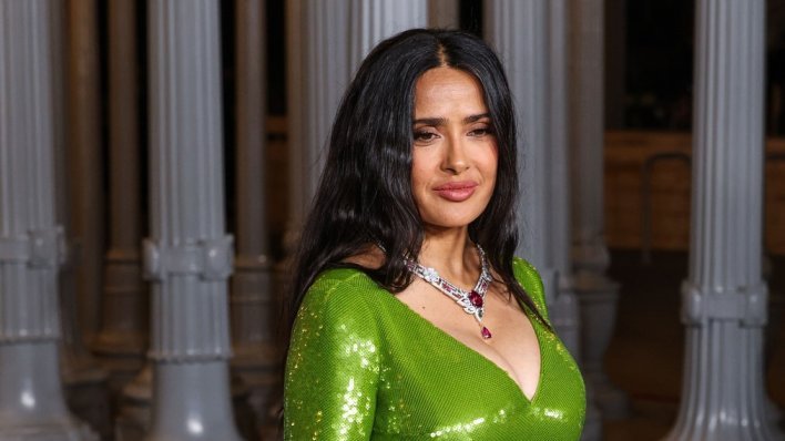 Ovako izgledati na pragu 60-e je fantazija: Salma Hayek u smaragdnoj haljini sve je iznenadila
