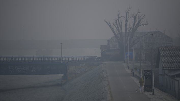 OPASNE ČESTICE LEBDE DANIMA