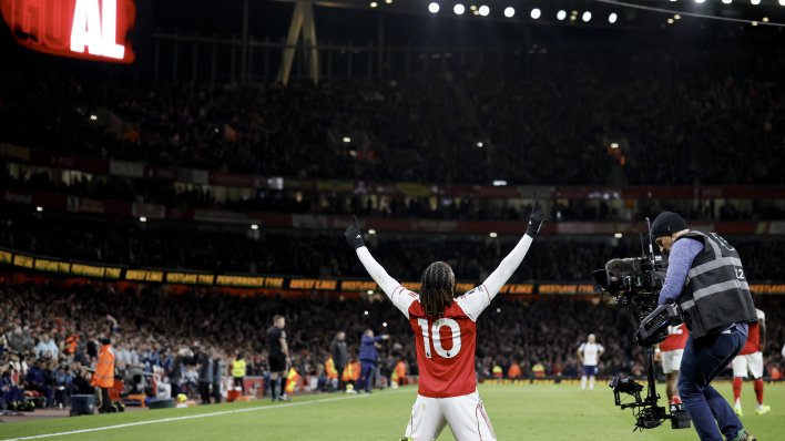 Arsenal gazi prema tituli; pogledajte kako je razbio velikog rivala