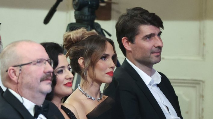 Iz snježne idile u HNK: Franka Batelić i Vedran Ćorluka blistali na dodjeli nagrada