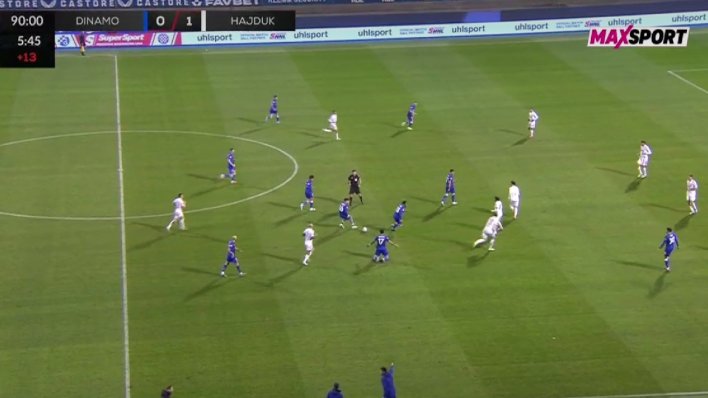 Pogledajte trenutak kad su bijesni dinamovci tražili crveni karton za Hajduk