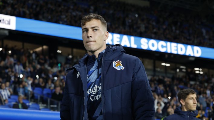 Vatreni u velikom problemu; 'trune' na klupi za pričuve, a klub ga ne želi pustiti