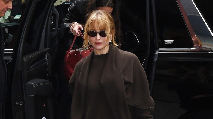 Zaboravite na crne modele: Smeđi puloveri ove zime uvjerljivo dominiraju