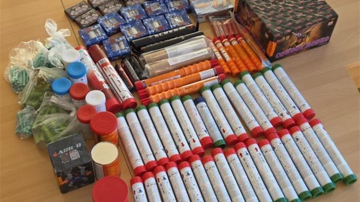 Policija u stanu 55-godišnjaka u Splitu pronašla 806 komada pirotehnike