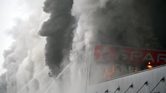 Veliki požar u Ljubljani lokaliziran, na terenu gotovo 400 vatrogasaca