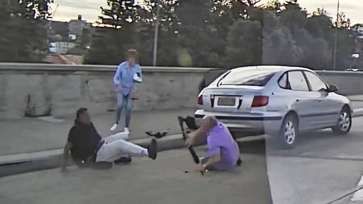 [VIDEO] Procurila nova snimka: Par je na plaži Bondi oteo oružje napadaču, ali su na kraju poginuli