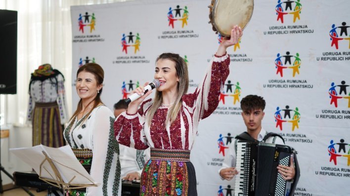 Božićni ugođaj u Zagrebu uz rumunjske tradicije i nastup skupine IDEAL iz Buzăua