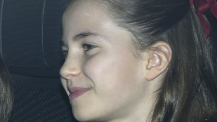 Zašto svi pričaju o božićnoj haljini princeze Charlotte? Pogledajte ovaj chic blagdanski look