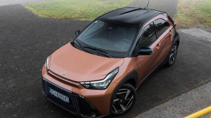 Novi Toyota Aygo X Hybrid stigao u Toyota salone – prvi hibrid u A-segmentu spreman za testne vožnje
