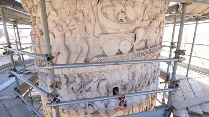 Arheolozi u Rimu laserima uklanjaju prljavštinu s jednog od najpoznatijih gradskih spomenika