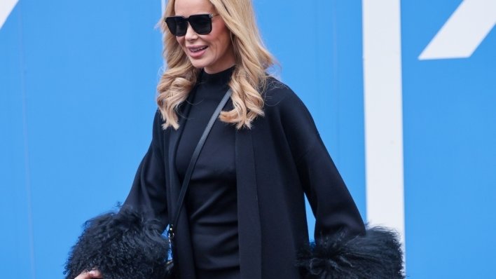 VOLI IH I ZGODNA AMANDA