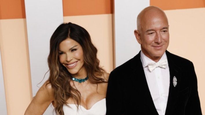 Lauren Sánchez Bezos proslavila 56. rođendan i pokazala dosad neviđene fotografije s troje djece
