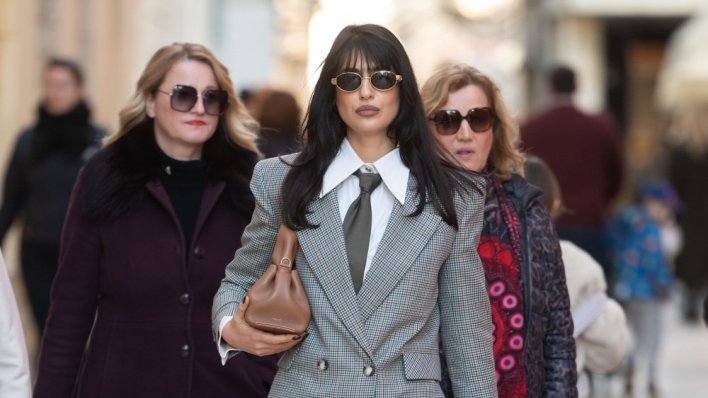 Zadranka pokazala najkul zimski look: Karirani komplet i čizme do koljena kao recept za chic špicu