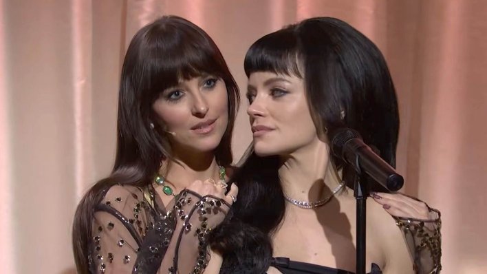 Nakon razvoda od zvijezde 'Stranger Thingsa': Lily Allen uhvaćena u strastvenom poljupcu