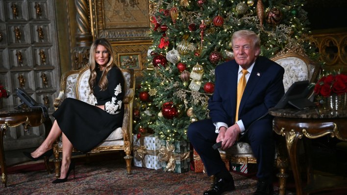 Trump: 'Sretan Božić svima! Čak i lijevo radikalnom ološu'