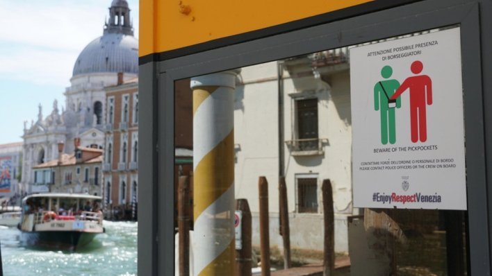 Strože kontrole, naplata atrakcija, trepćuće svjetlo na cestama... Što čeka putnike u 2026.?