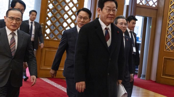 Južnokorejski predsjednik s više od 200 ljudi stigao u Kinu