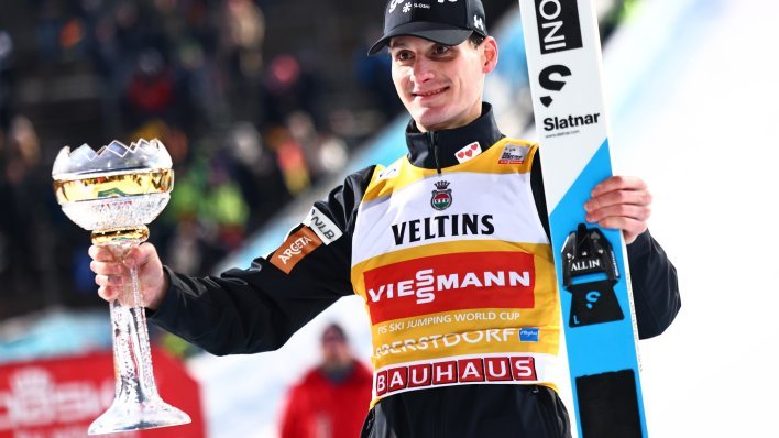 Nevjerojatni Domen Prevc osvojio Novogodišnju turneju