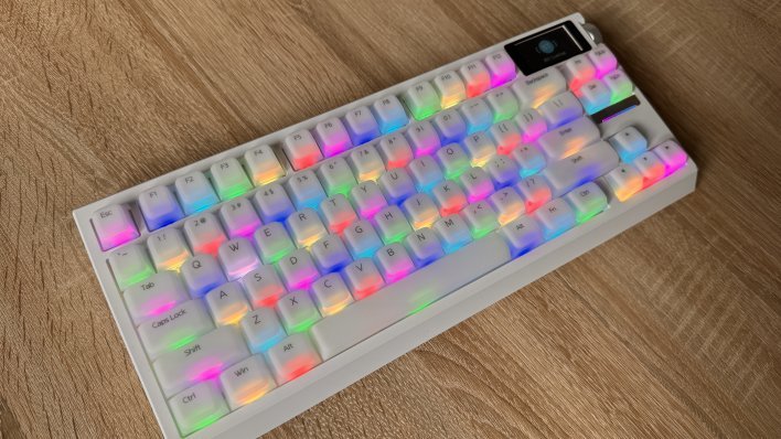 Epomaker G84 Pro na testu: Je li ovo najmekši osjećaj tipkanja ikad?