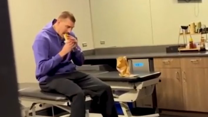 Pogledajte Jokićevu reakciju nakon što je probao hranu za koju je rekao da nikad neće probati