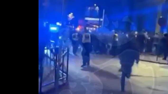 Pogledajte kaos u gradu punom hrvatskih navijača: Delije razbijaju sve pred sobom