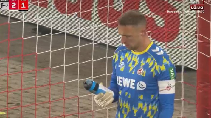 Evo kako je vratar Kölna 'prevario' Matanovića. Uzeo je bočicu i....