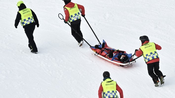 Muk na tribinama: Olimpijska viceprvakinja nakon teškog pada ostala nepomično ležati na stazi