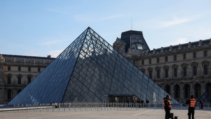 Nova poplava oštetila sliku na stropu u Louvreu