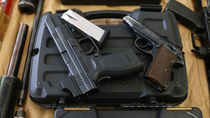 Građani BiH pojačano se naoružavaju: Svaki deseti posjeduje oružje