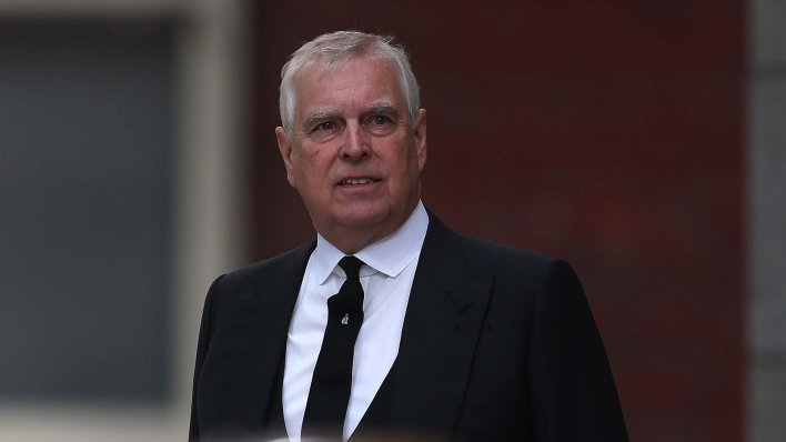 VIŠE NIJE NEDODIRLJIV