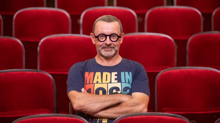 Sve je grabljenje, stjecanje i natjecanje. Jedna malena riječ, 'suosjećaj', odvela bi nas do spokoja