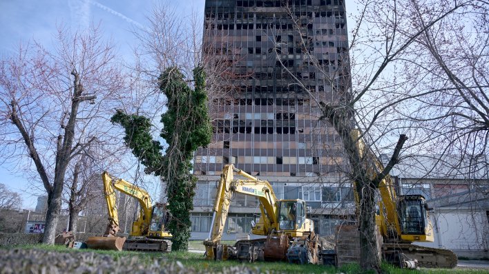 Počele pripreme za rušenje Vjesnika: Stigla vojska