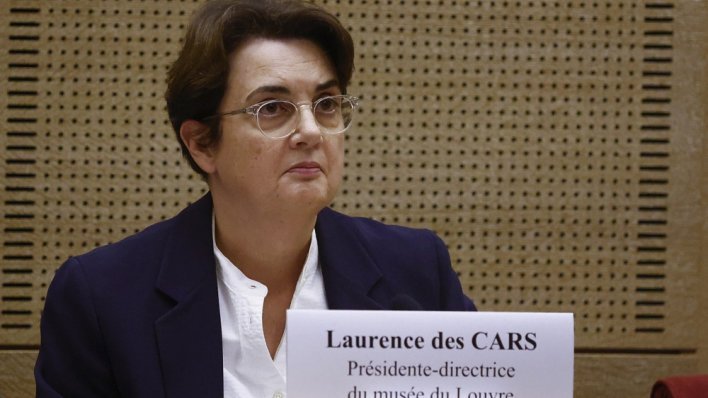 Ravnateljica Louvrea podnijela ostavku, Macron je pohvalio